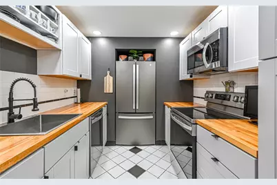 112 Washington Place #10A, Downtown Pgh, PA 15219 - Photo 4