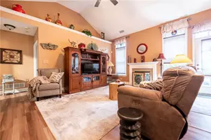 302 Mackenzie Ln, Ross Twp, PA 15229 - Photo 6