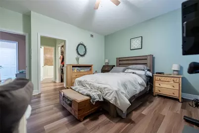 302 Mackenzie Ln, Ross Twp, PA 15229 - Photo 12