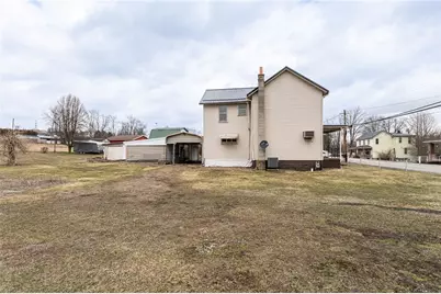 2814 W Crawford Ave, Dunbar Township, PA 15425 - Photo 2