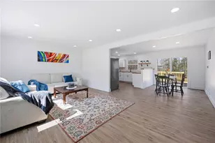 1049 Biscayne Dr, Hermitage, PA 16148 - Photo 6