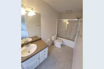 523 E Vanderbilt Drive, Adams Township, PA 16046 - Photo 12