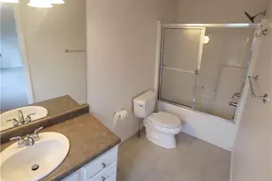 523 E Vanderbilt Dr, Adams Township, PA 16046 - Photo 12