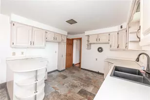 6576 Library Rd, South Park, PA 15129 - Photo 10