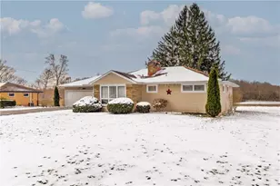 860 S Keel Ridge Rd, Hermitage, PA 16148 - Photo 2