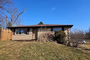 900 Sycamore St, Washington, PA 15301 - Photo 1