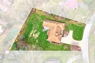 243 Greenridge Rd, Hempfield Township, PA 15601 - Photo 4