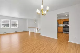 111 Roosevelt Dr, Center Township, PA 15061 - Photo 12