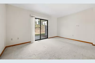 105 Laurel Ct, Ross Twp, PA 15202 - Photo 4