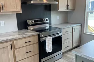 1408 A Hidden Valley Dr, Robinson Twp, PA 15019 - Photo 6