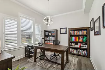 320 Crest Ln, Adams Township, PA 16046 - Photo 4