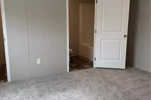 1410 A Hidden Valley Dr, Robinson Twp, PA 15019 - Photo 2