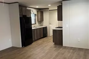 1224 Sunset Dr, Robinson Twp, PA 15019 - Photo 2