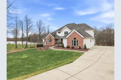 626 Lorenwood Drive, Hermitage, PA 16148 - Photo 2