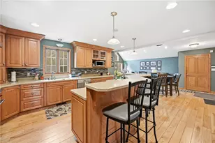 626 Lorenwood Dr, Hermitage, PA 16148 - Photo 8