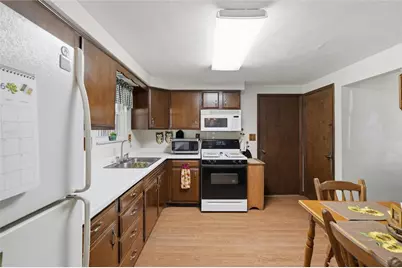 950 Elizabeth St, Liberty Boro, PA 15133 - Photo 16