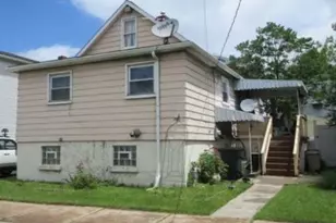 75 S Hamilton Ave, Greensburg, PA 15601 - Photo 2