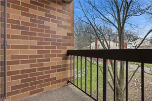 1500 Cochran Rd, Scott Township, PA 15243 - Photo 14