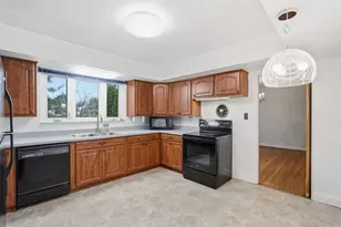 1150 Arrowood Dr, Pittsburgh, PA 15243 - Photo 12