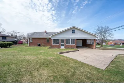 1104 Lakeview Dr, Unity Township, PA 15650 - Photo 2