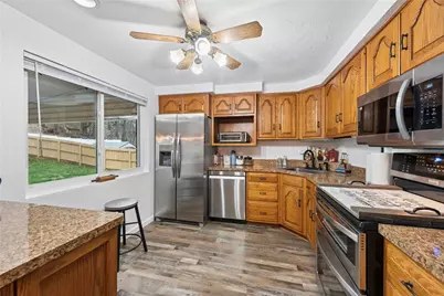 361 Holiday Park Dr, Pittsburgh, PA 15239 - Photo 10