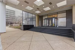 112 Washington Pl, Pittsburgh, PA 15219 - Photo 2