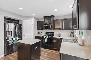 235 Long Ridge Dr, Kennedy Township, PA 15108 - Photo 10