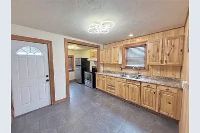 24 W Chartes St, New Castle, PA 16102 - Photo 8