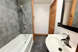 24 W Chartes St, New Castle, PA 16102 - Photo 14