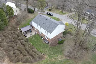 1696 Hathaway Ln, Pittsburgh, PA 15241 - Photo 10