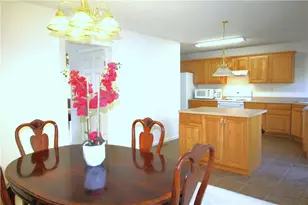 1305 Michael Dr, Pittsburgh, PA 15227 - Photo 8