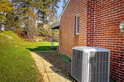 813 Alberta Dr, West Mifflin, PA 15122 - Photo 26