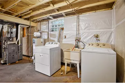 813 Alberta Dr, West Mifflin, PA 15122 - Photo 24