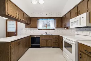 261 Hazelwood Dr, North Franklin Township, PA 15301 - Photo 14