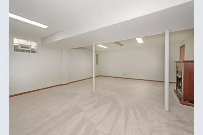 1460 Mohican Dr, Pittsburgh, PA 15228 - Photo 24