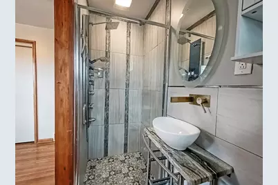 1460 Mohican Dr, Pittsburgh, PA 15228 - Photo 14