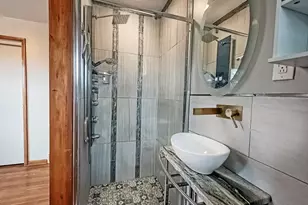 1460 Mohican Dr, Pittsburgh, PA 15228 - Photo 14