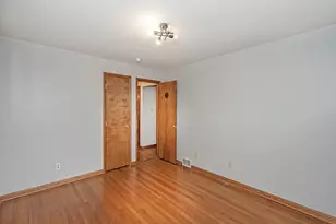 1460 Mohican Dr, Pittsburgh, PA 15228 - Photo 16