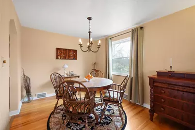 1009 Fairview Dr, Bethel Park, PA 15102 - Photo 6