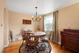 1009 Fairview Dr, Bethel Park, PA 15102 - Photo 6