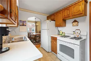 1009 Fairview Dr, Bethel Park, PA 15102 - Photo 10