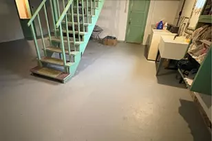 1009 Fairview Dr, Bethel Park, PA 15102 - Photo 18