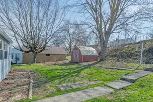 1205 Vermont Ave, Hopewell Township, PA 15001 - Photo 20