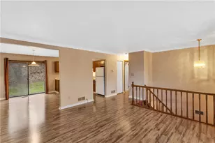 537 Green Haven Ct, Pittsburgh, PA 15239 - Photo 6