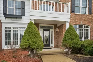 805 Saddleback Ct, Hempfield Township, PA 15601 - Photo 2