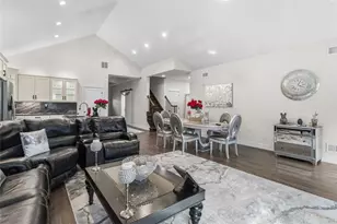 113 Hemingway Ln, Kennedy Township, PA 15108 - Photo 8