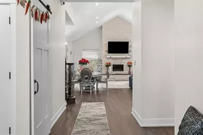 113 Hemingway Ln, Kennedy Township, PA 15108 - Photo 4