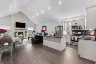 113 Hemingway Ln, Kennedy Township, PA 15108 - Photo 6