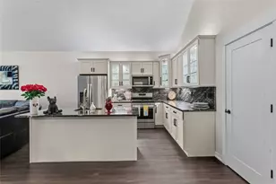 113 Hemingway Ln, Kennedy Township, PA 15108 - Photo 12