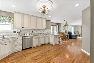 204 Rolling Hill Farm Dr, Rostraver, PA 15089 - Photo 6